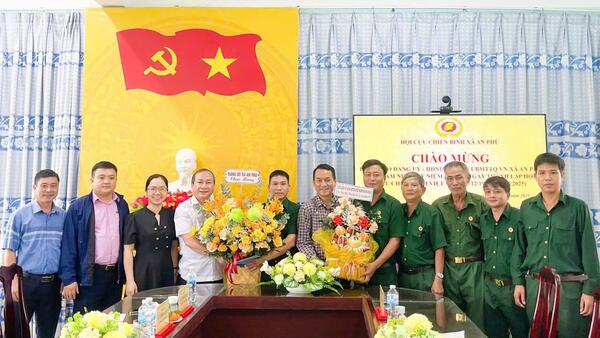 XÃ AN PHÚ THĂM VÀ CHÚC MỪNG KỶ NIỆM 36 NĂM NGÀY THÀNH LẬP HỘI CỰU CHIẾN BINH VIỆT NAM (06/12/1989 – 06/12/2025)