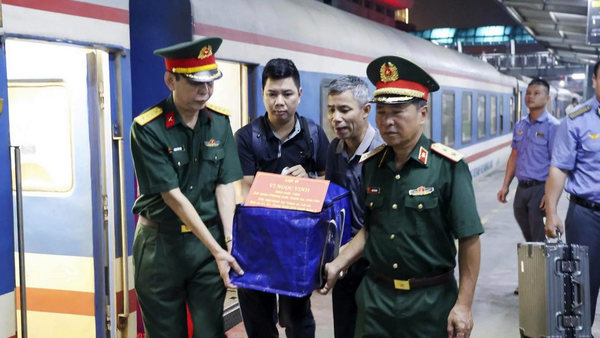 Hài cốt liệt sĩ Vi Ngọc Vinh từ TP. Hồ Chí Minh trở về quê hương Phú Thọ, sau hơn 50 năm nằm lại đất phương Nam