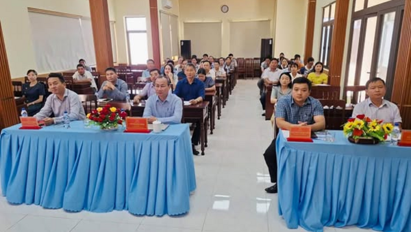 AN PHÚ: ĐỒNG LOẠT TỔ CHỨC HỌC TẬP, QUÁN TRIỆT NGHỊ QUYẾT HỘI NGHỊ LẦN THỨ TƯ BAN CHẤP HÀNH TRUNG ƯƠNG ĐẢNG KHÓA XIV